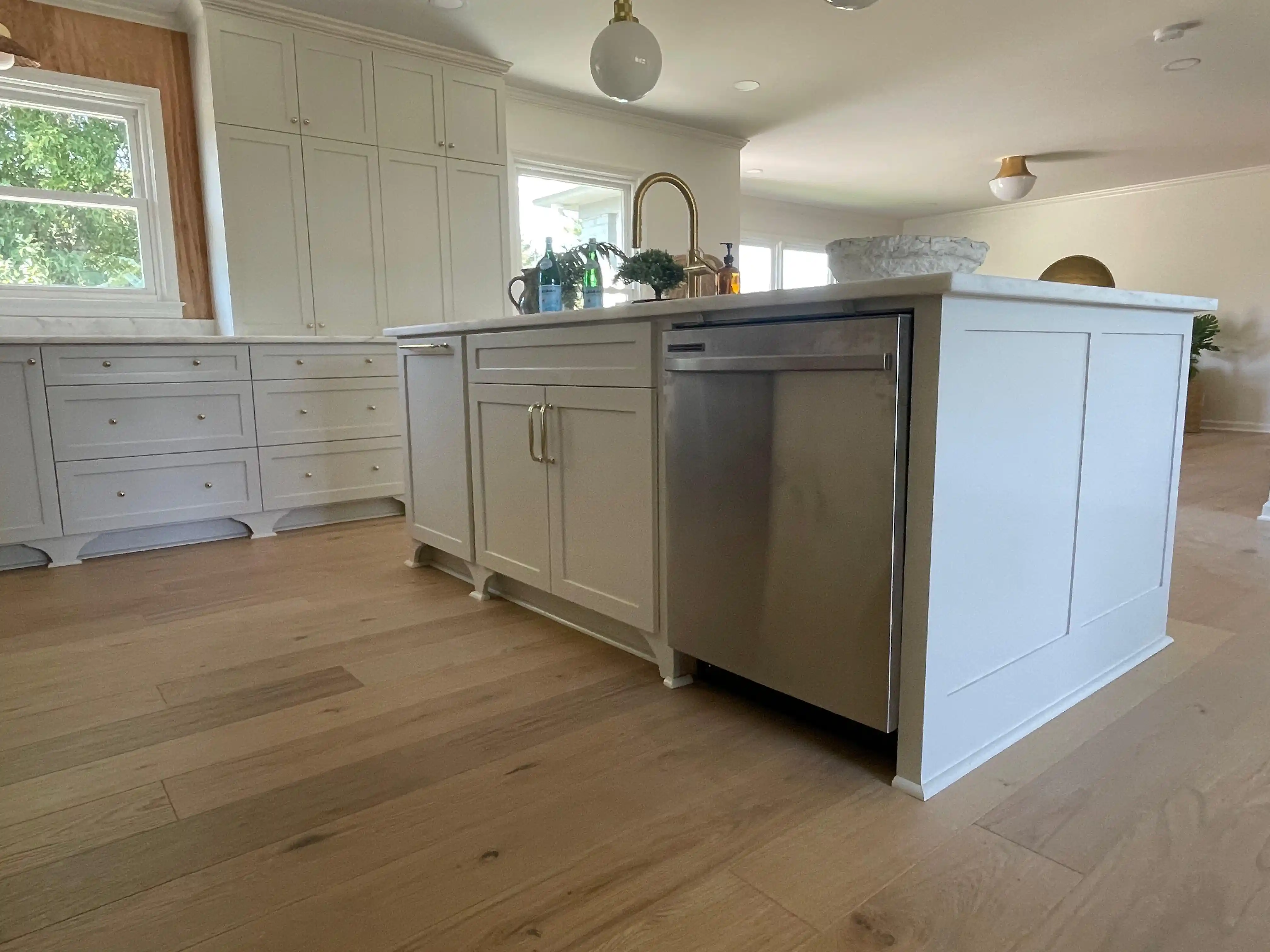 Walk-in closet system with drawers and hanging space